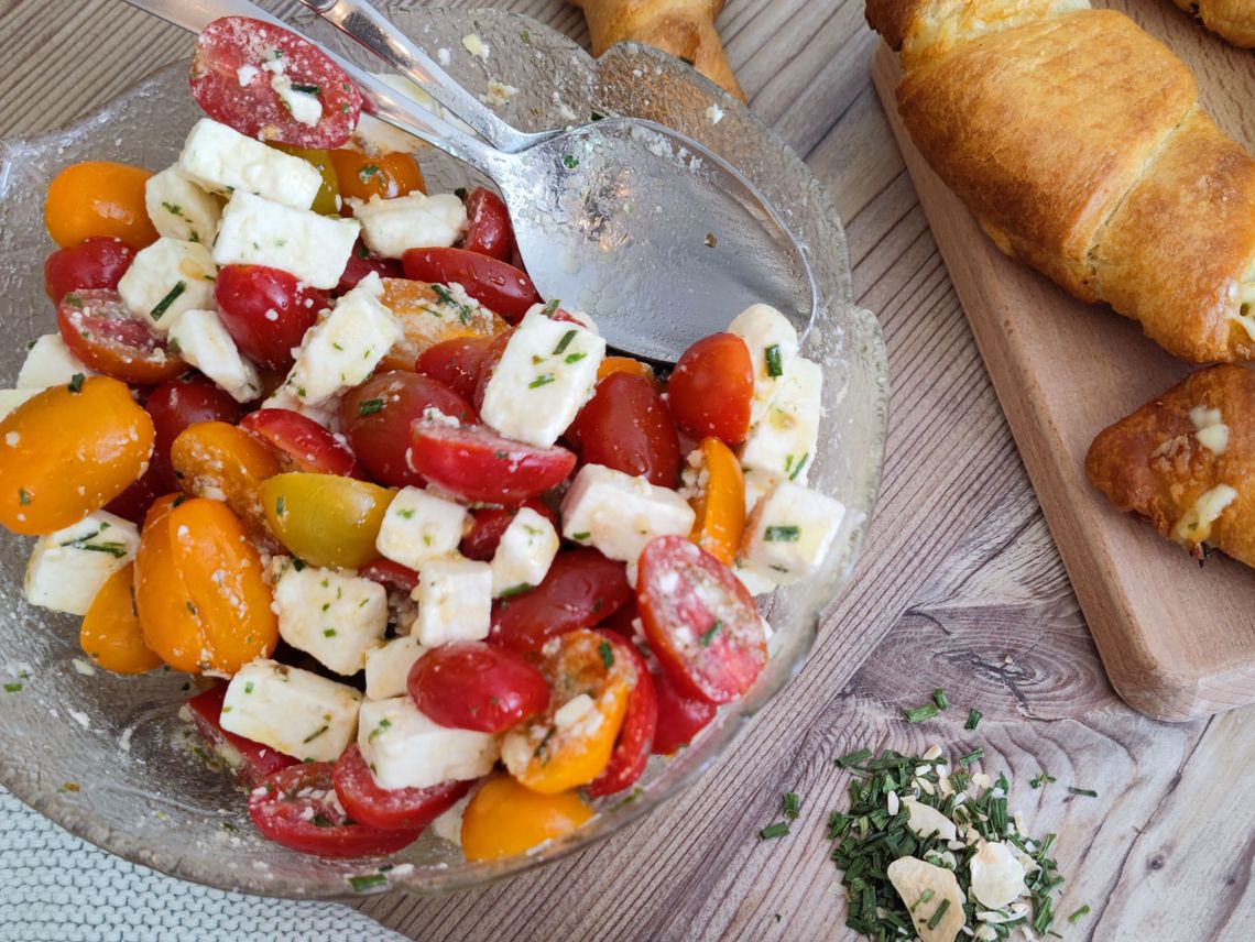 Herzhafter Tomaten - Feta Salat